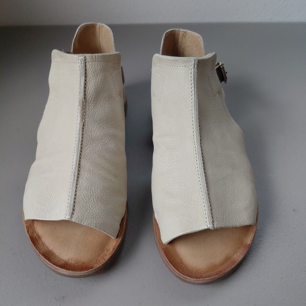 MIZ MOOZ Gladiator Sandals Shoes Sz 38 WIDE Cream Leather Open Toe FOUND Buckle - Picture 3 of 11